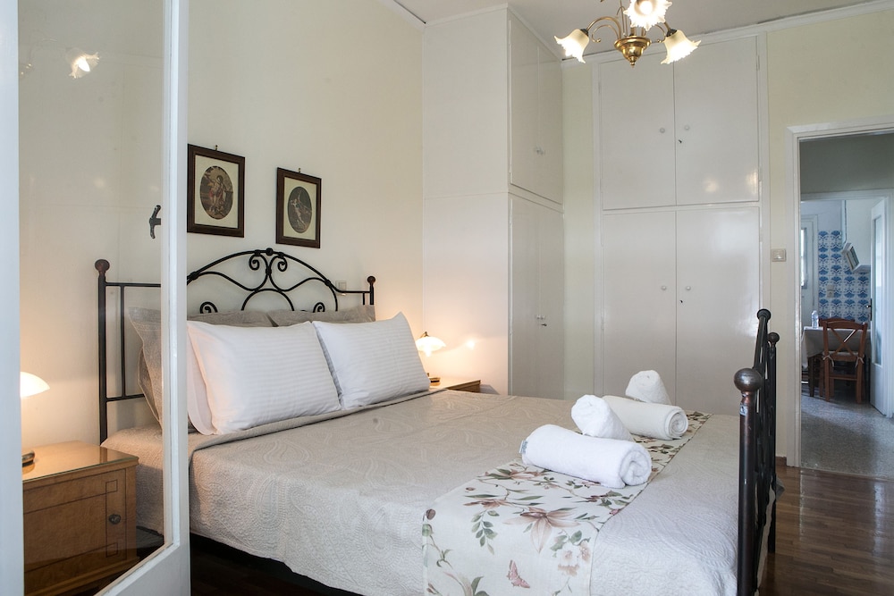 City Apartment, 1 Queen Bed With Sofa Bed, Balcony, City View photo 1