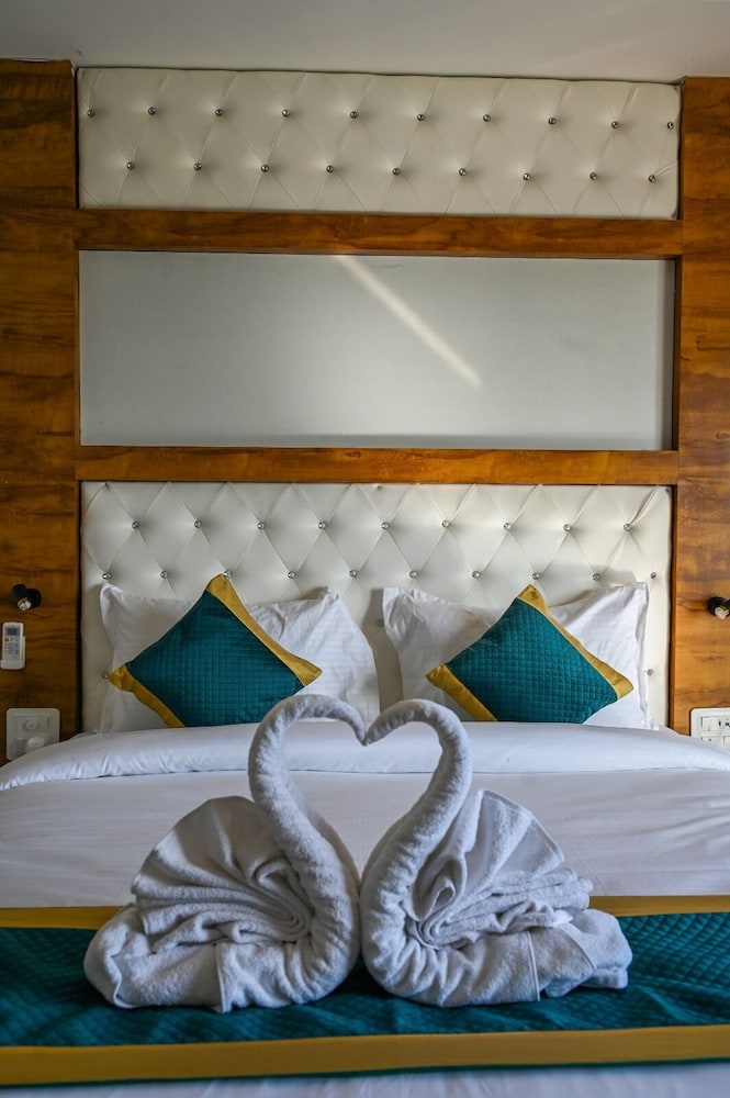 Deluxe Room - Photo 3