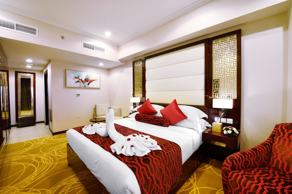 Premier Room, 1 King Bed, City View photo 1