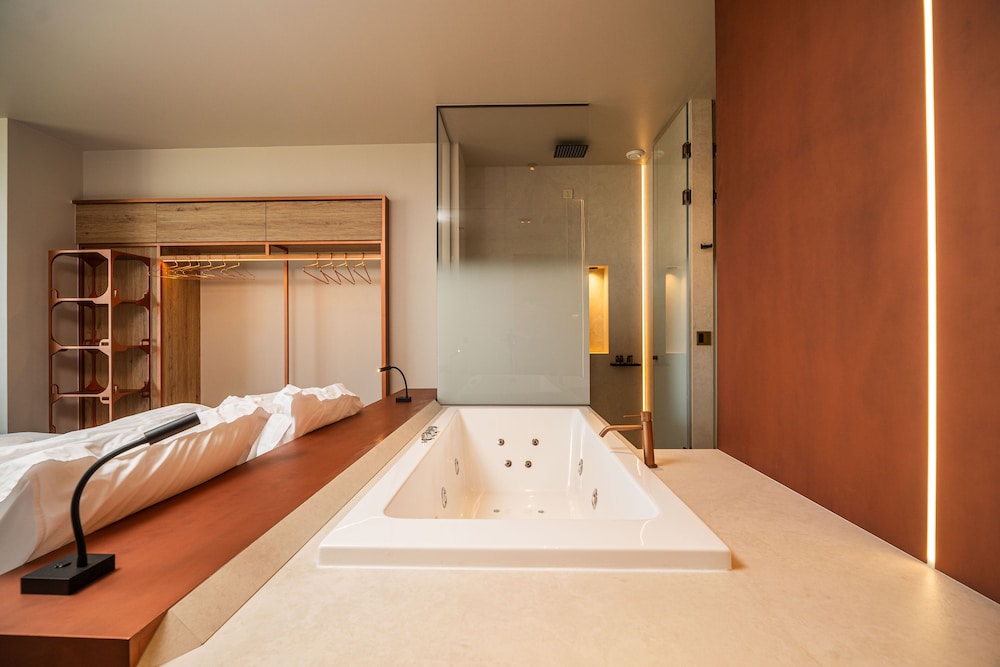 Jacuzzi Junior Suite photo 2