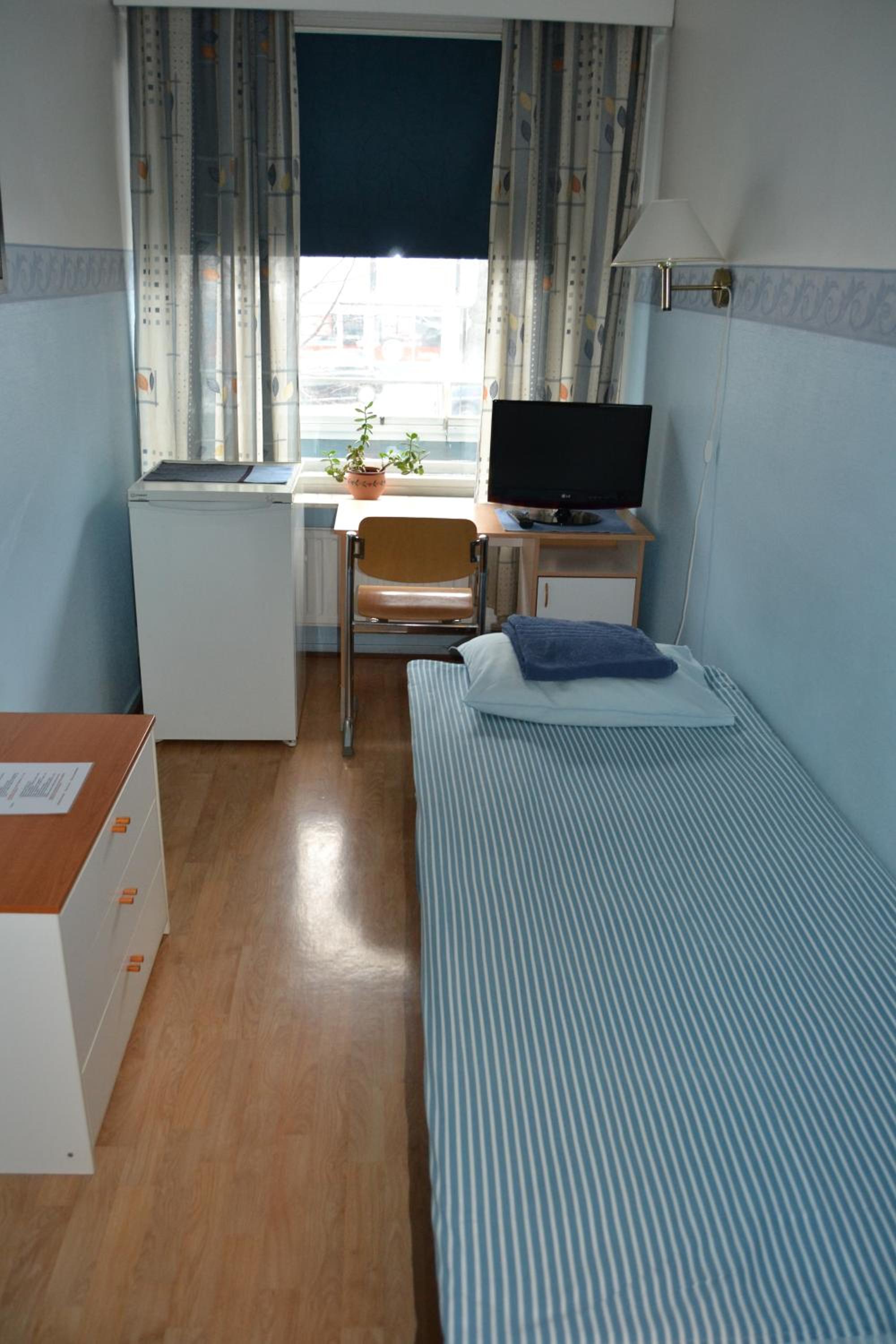 Single Room with Shared Bathroom photo 1