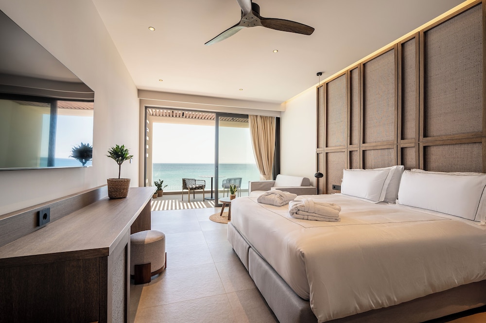 Superior Sea View Suite, Balcony