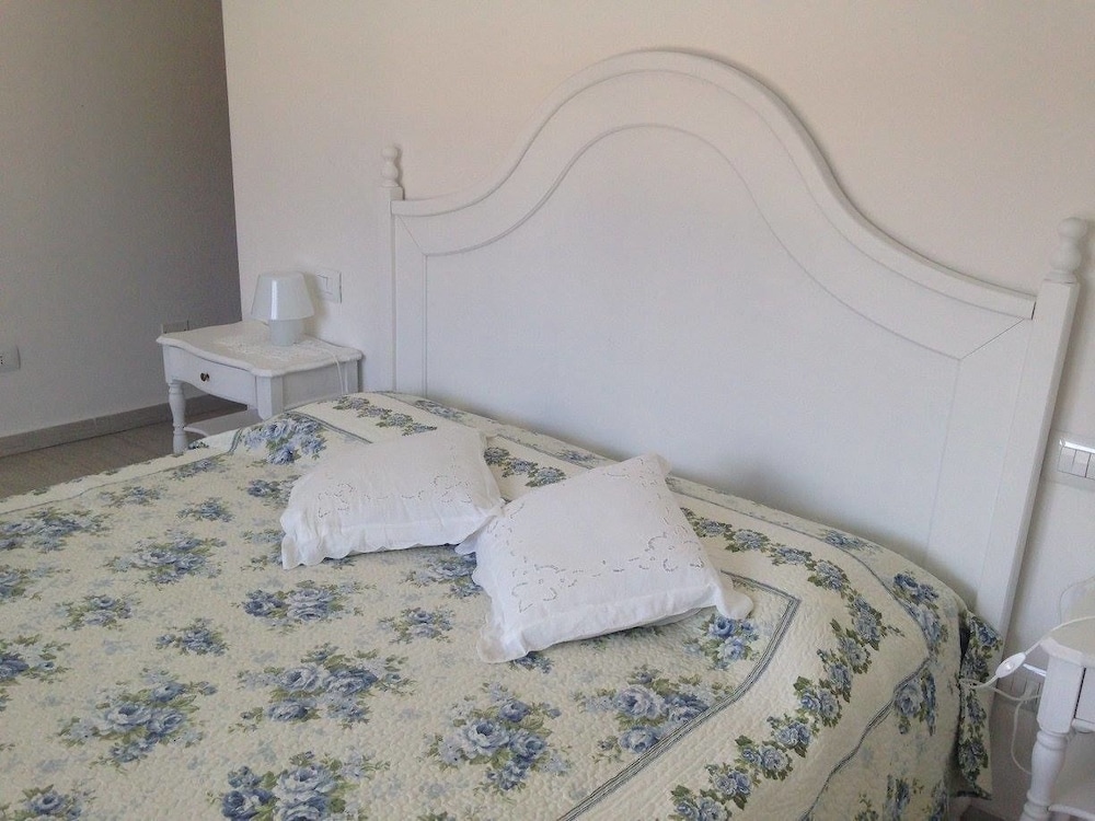 Deluxe Double Room, Garden View (Merlot) photo 1