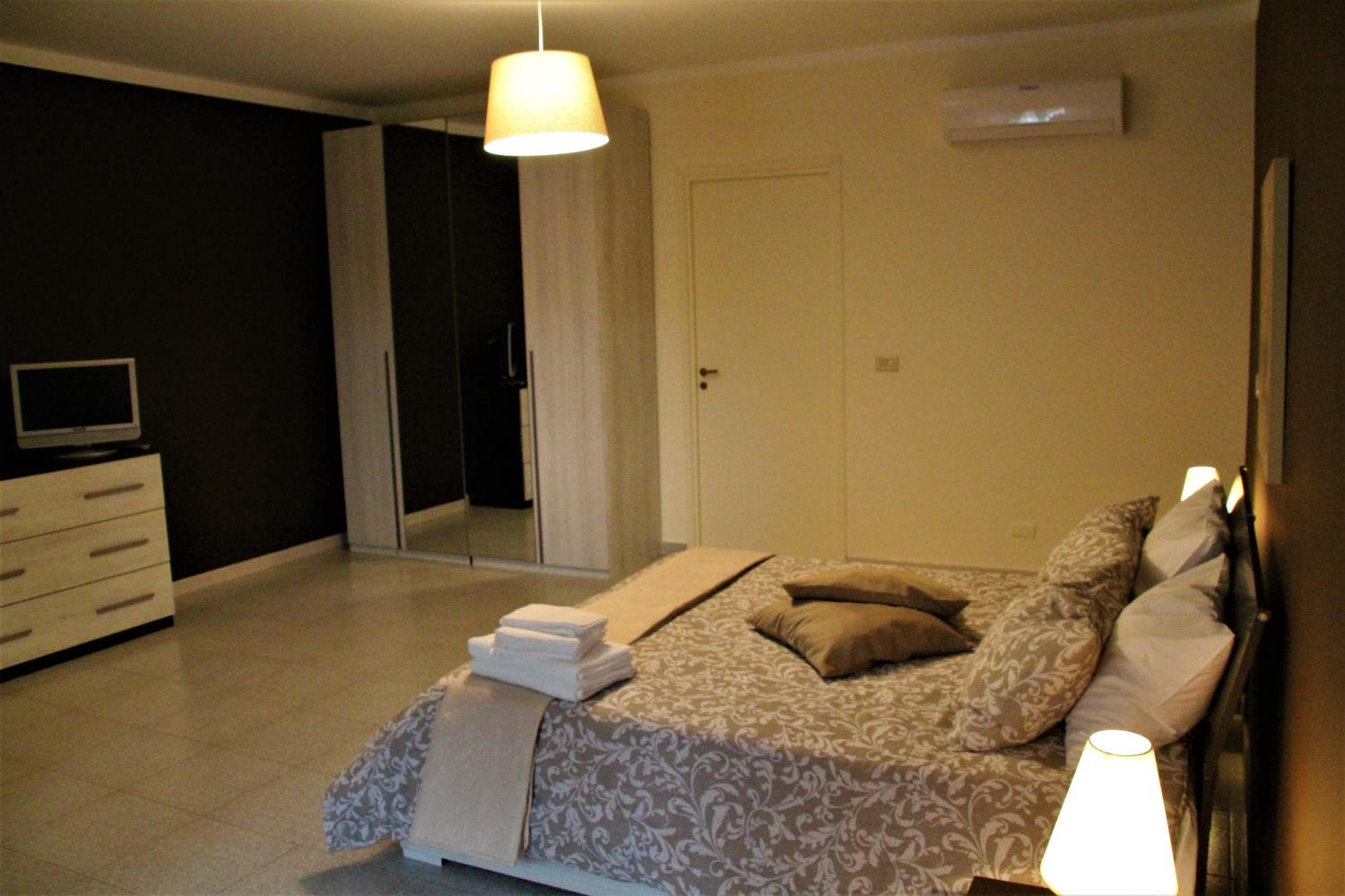 Deluxe Room - Photo 2