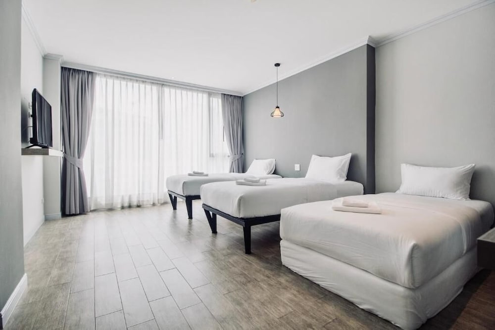 Triple Bed