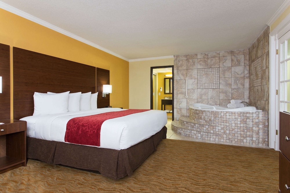 Suite, 2 Bedrooms, Non Smoking (2 King Beds) photo 2