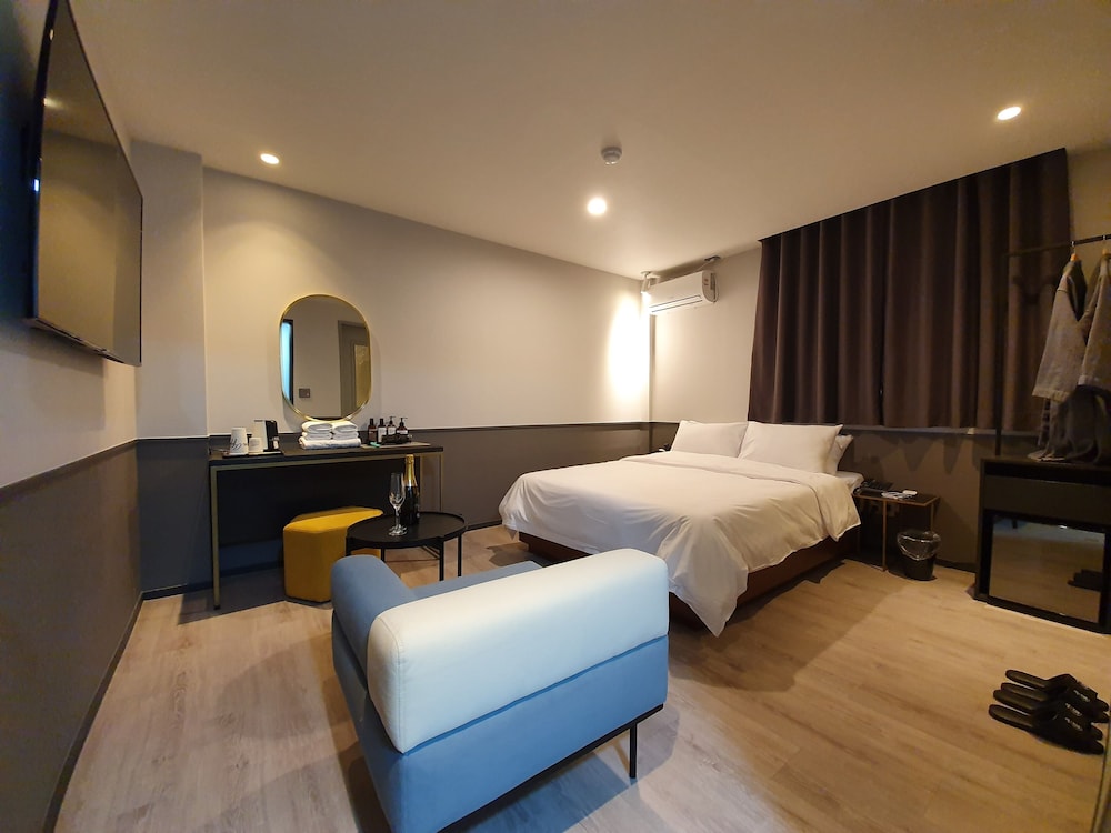Premium Deluxe Room - Photo 1