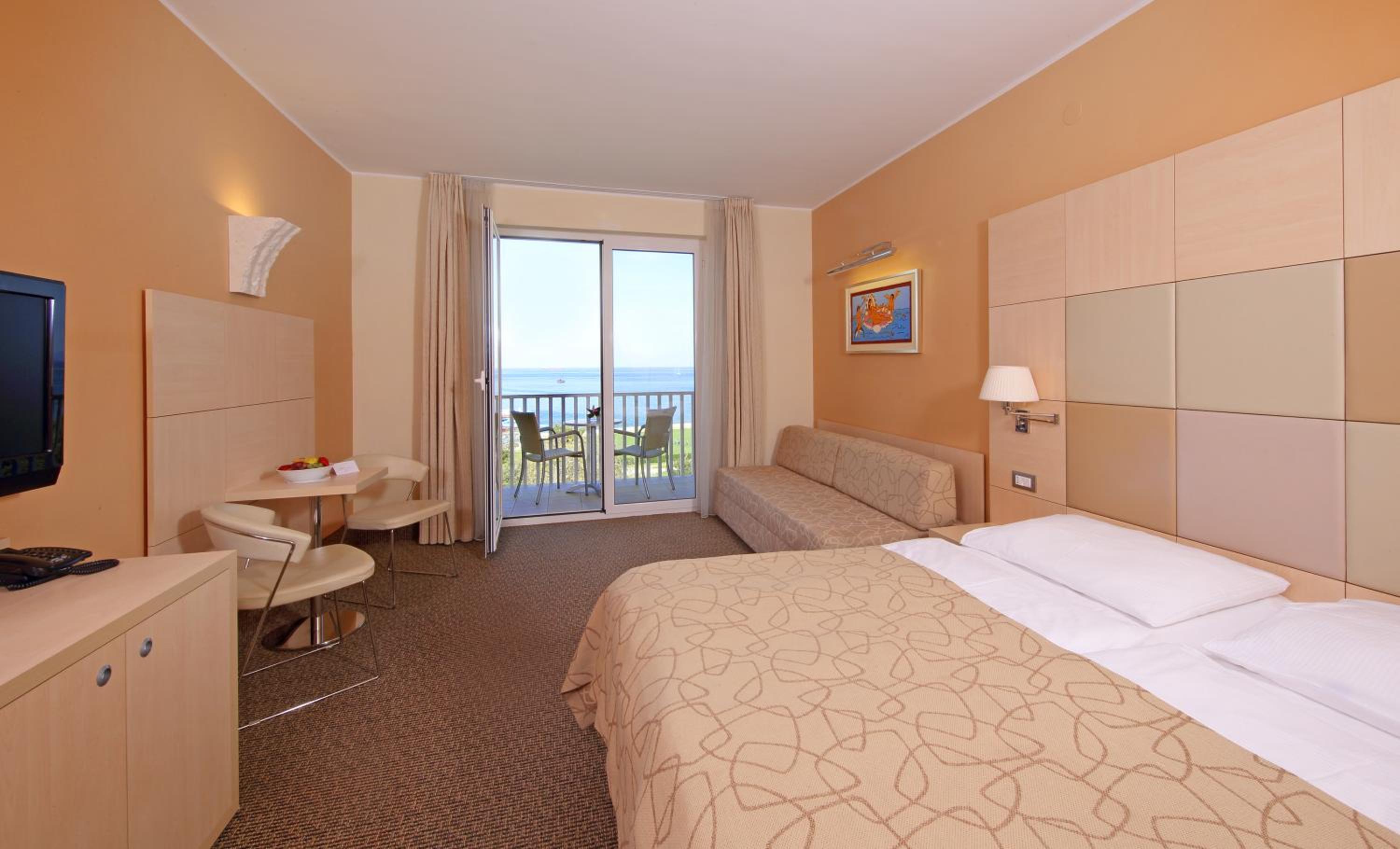 Family Triple Room with Balcony