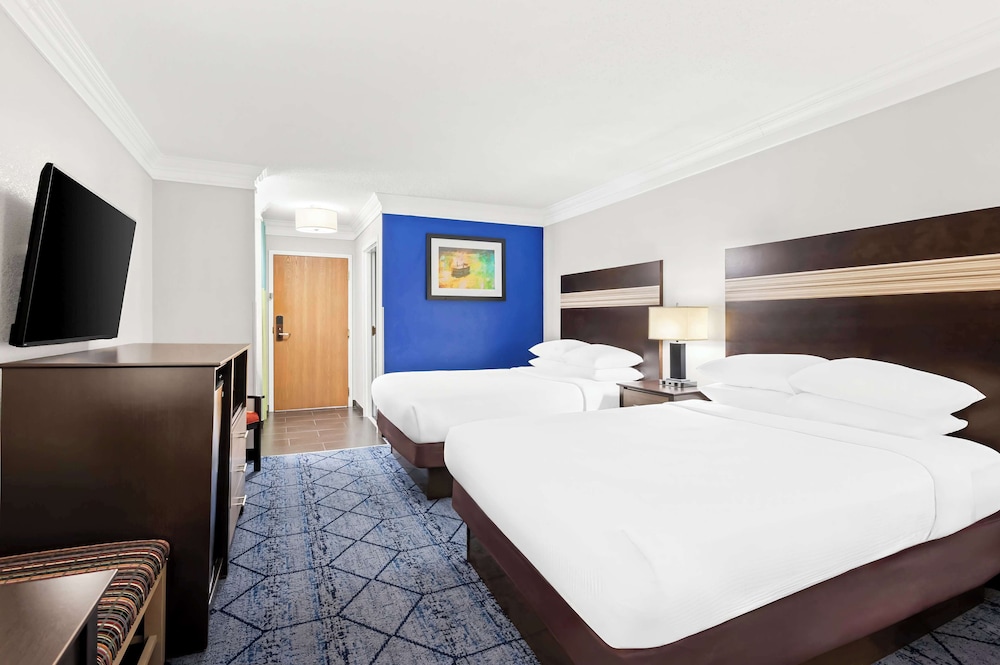 Standard Room, 2 Queen Beds, Non Smoking, Refrigerator & Microwave - Photo 1