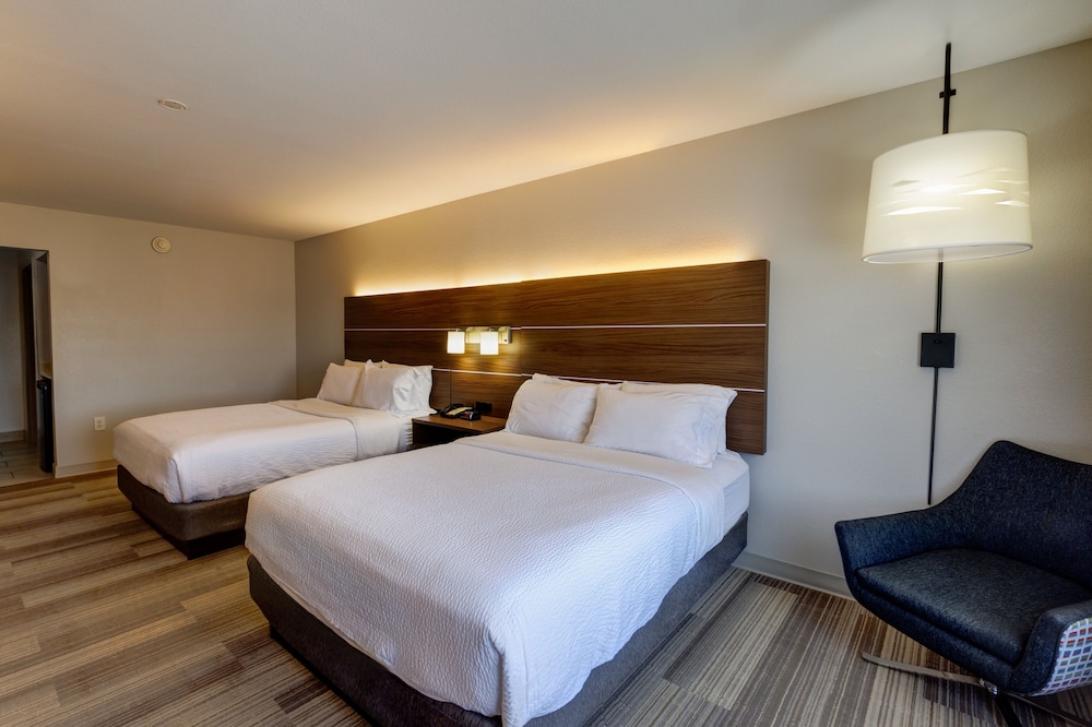 Holiday Inn Express & Suites Shelbyville Indianapolis by IHG