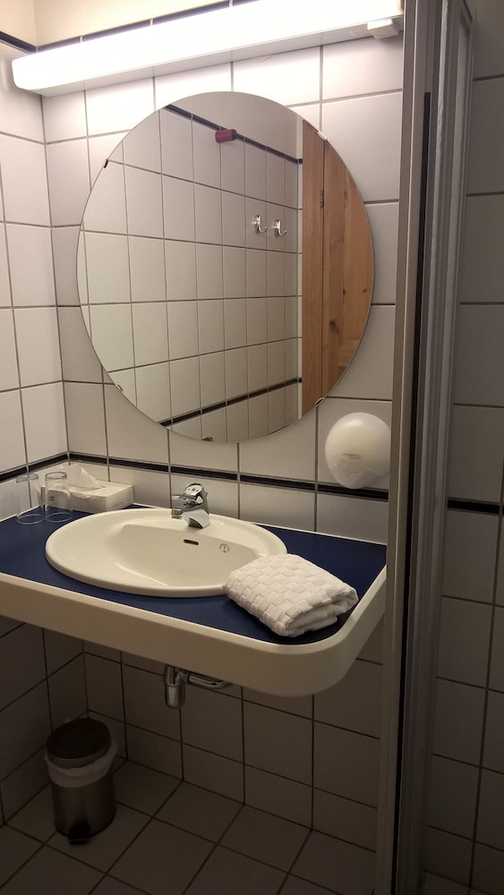 Basic Double or Twin Room photo 3