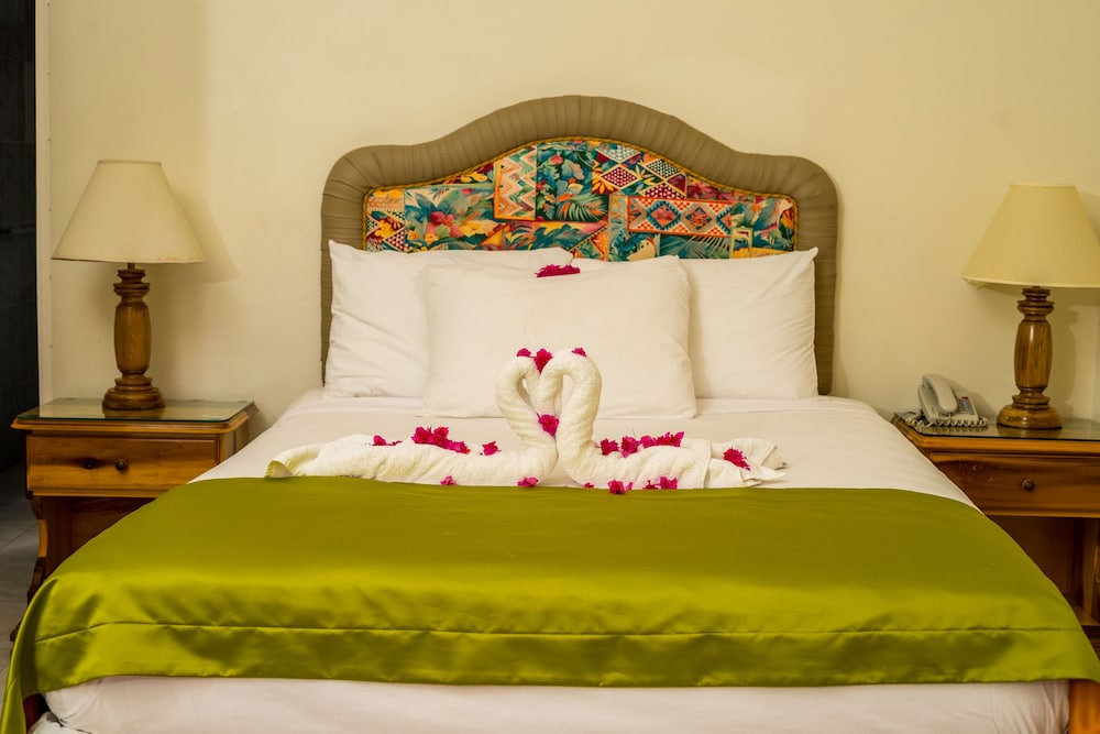 Deluxe Single Room, 1 King Bed, Garden View
