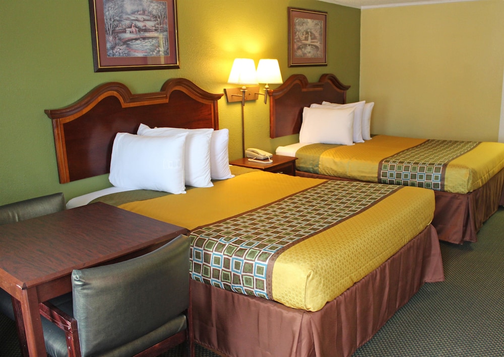 Room, 2 Queen Beds, Non Smoking - Photo 1