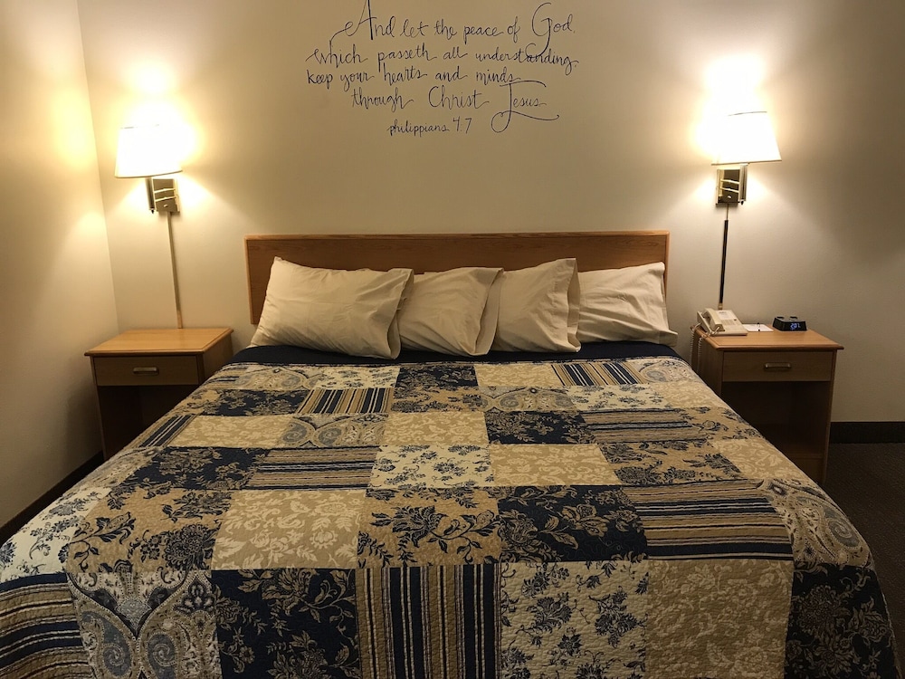 Single Room, 1 Queen Bed, Accessible