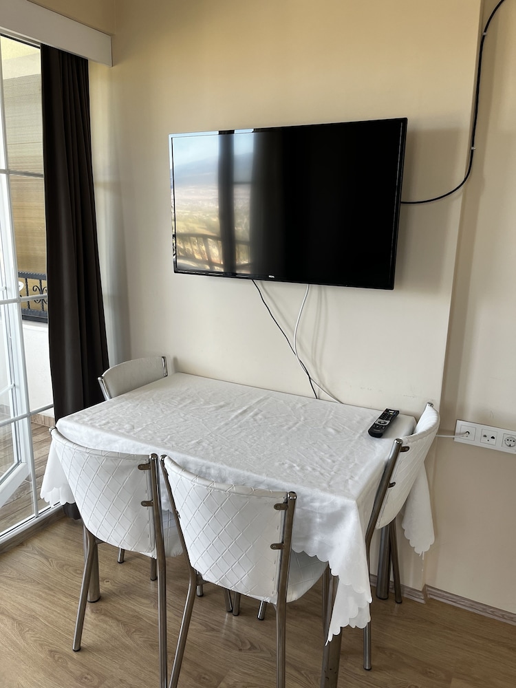 Basic Apartment photo 3