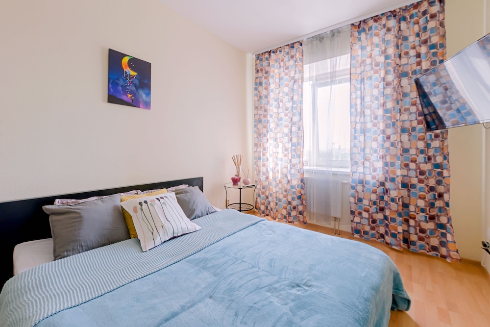 Apartment (616)