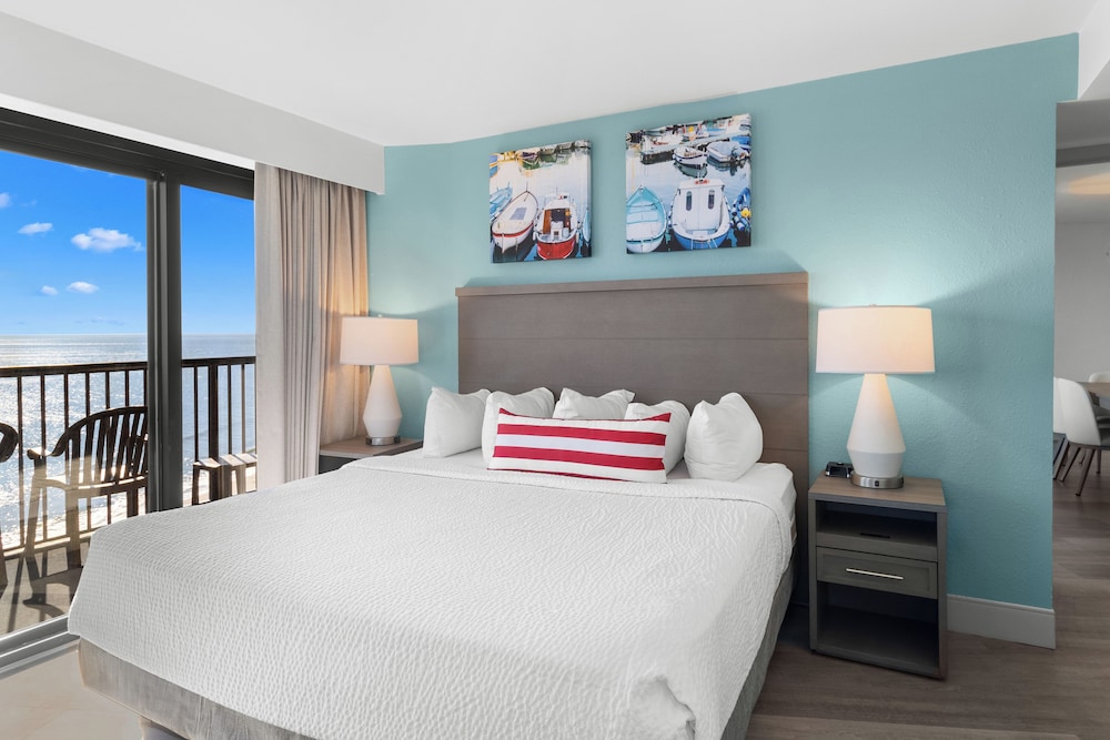 Mariner Oceanfront Deluxe Two Bedroom Condo - Photo 7