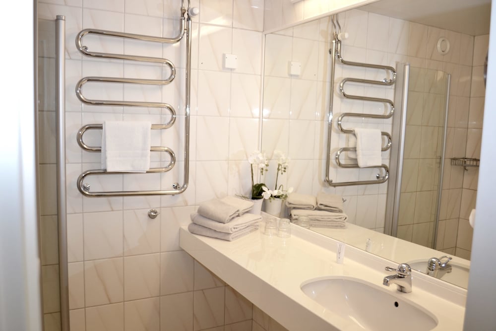 Superior Room, 2 Twin Beds, Non Smoking (with Sofabed) - Photo 6