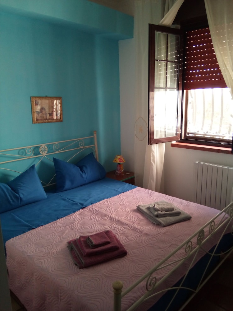 Basic Double Room photo 2