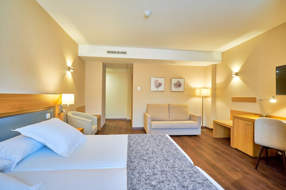 Double Room - Photo 6