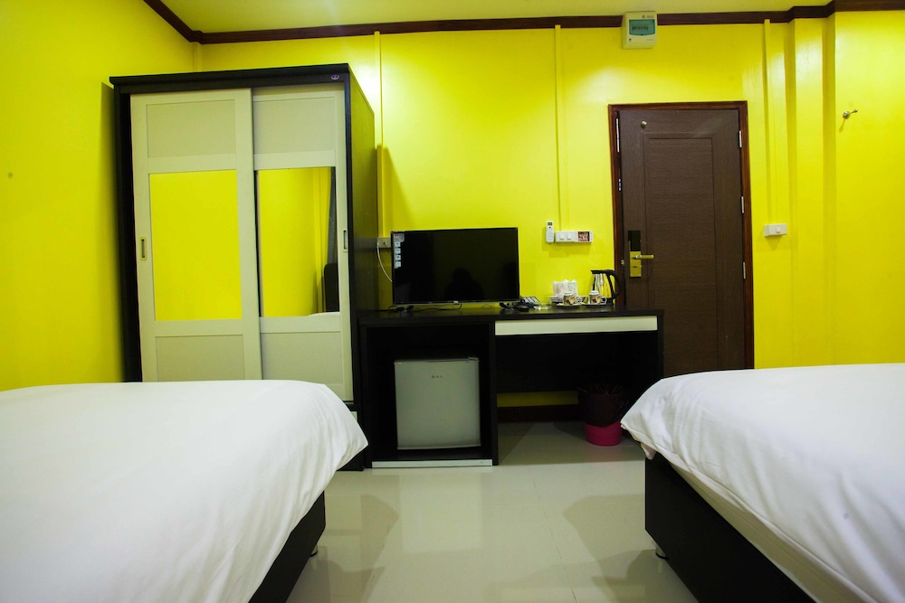 Deluxe Twin Room photo 3