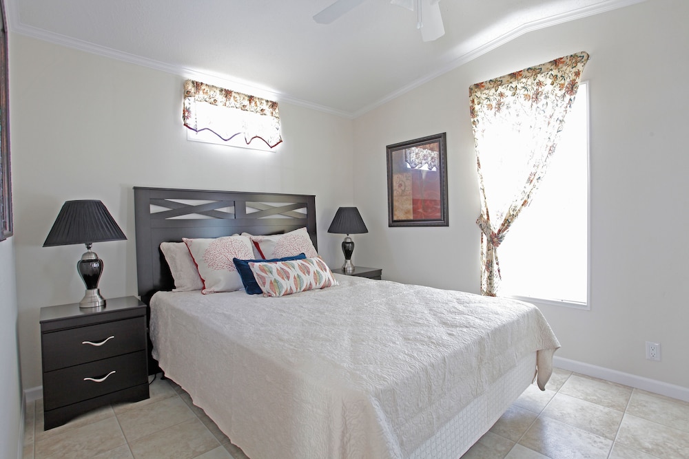 Cottage, 1 Queen Bed with Sofa bed, Non Smoking, Kitchen (Pets OK) photo 3