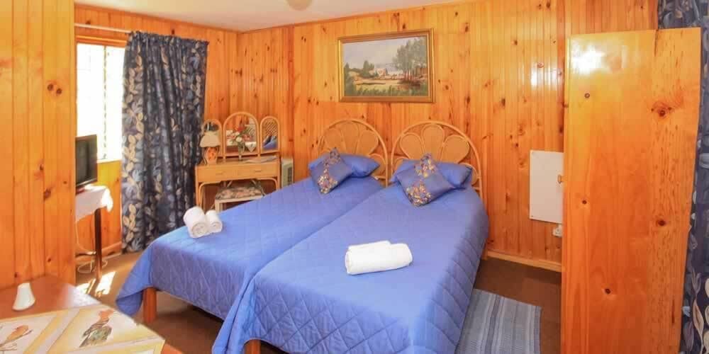 Economy Twin Room photo 3