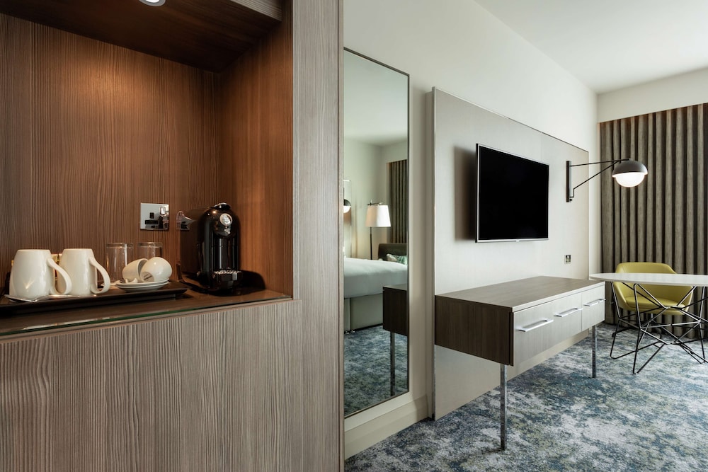 Room, 1 Queen Bed (Peloton) - Photo 1