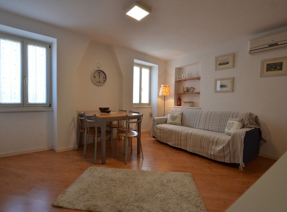 Apartment (One Bedroom Apartment with Sea View)