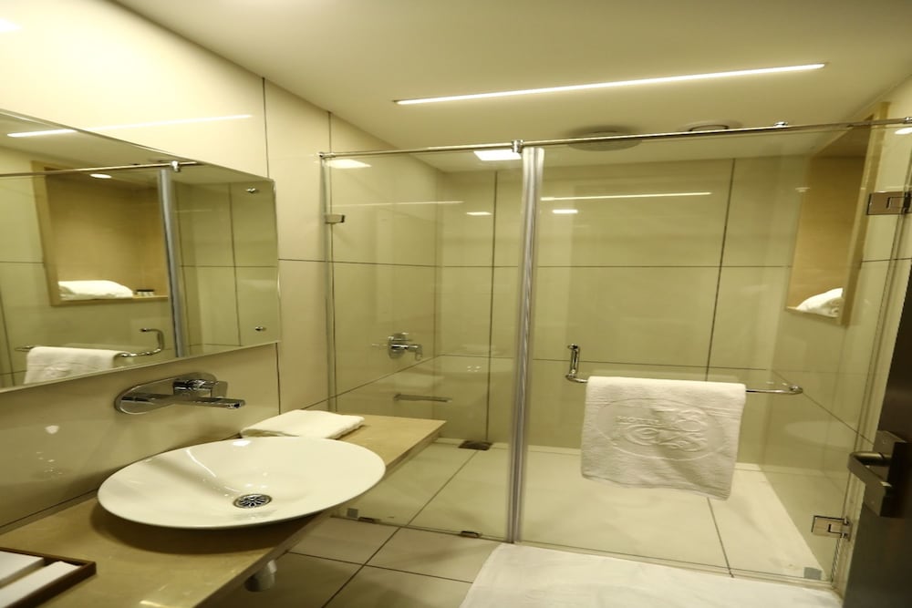 Luxury Room - Photo 6
