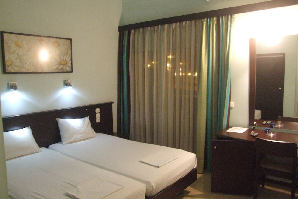 Double or Twin Room, 2 Twin Beds, Non Smoking photo 1
