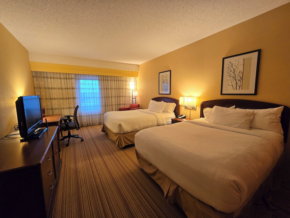 Room, 2 Queen Beds, Accessible, Non Smoking - Photo 2