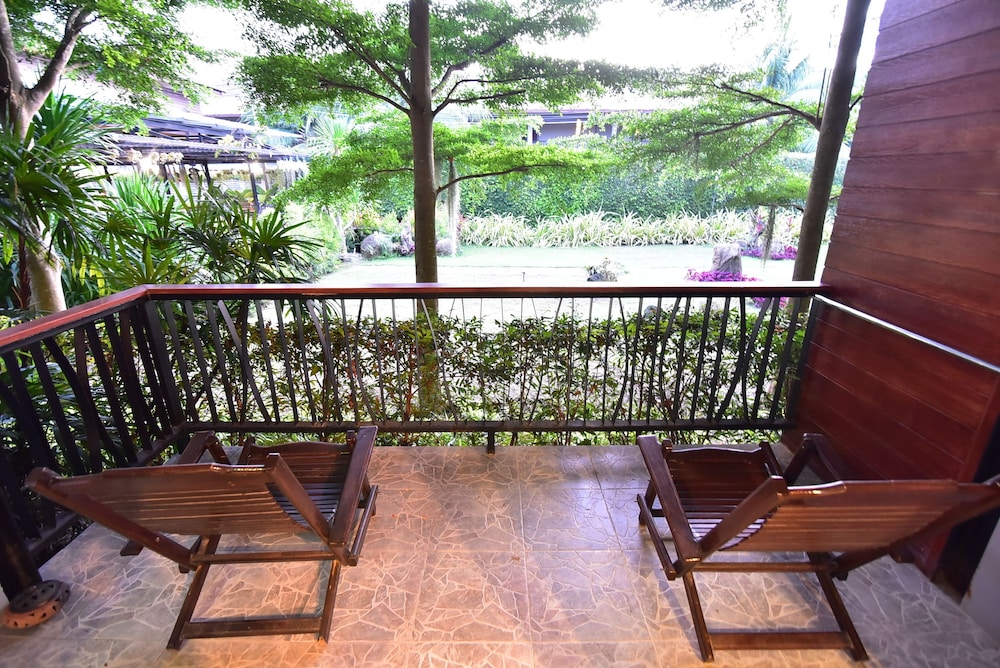 Deluxe Twin Room Garden View with Balcony photo 3