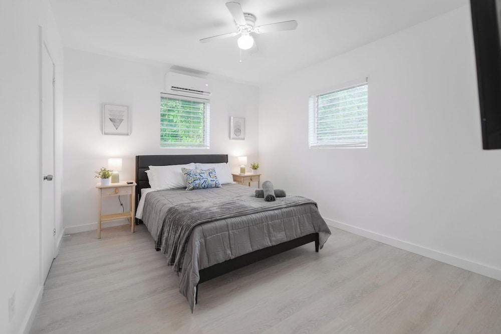 Standard Room, 2 Queen Beds photo 3