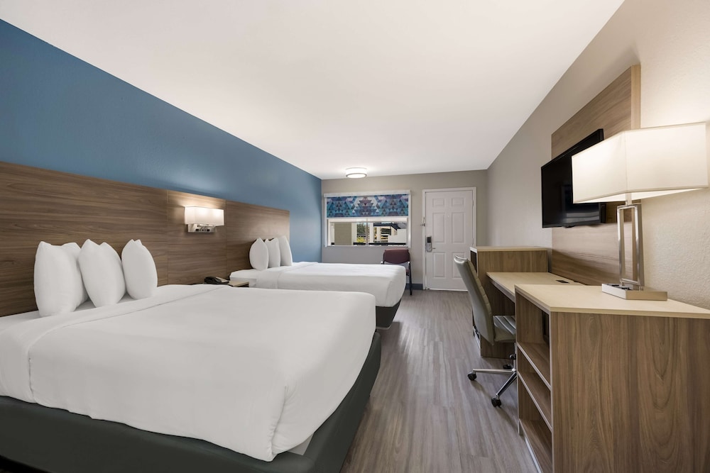 Standard Room, 2 Double Beds, Non Smoking, Kitchenette photo 1