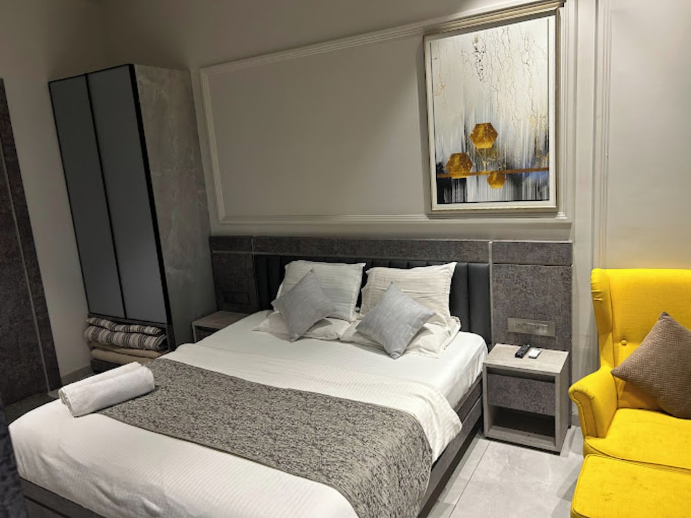 Royal Room photo 1