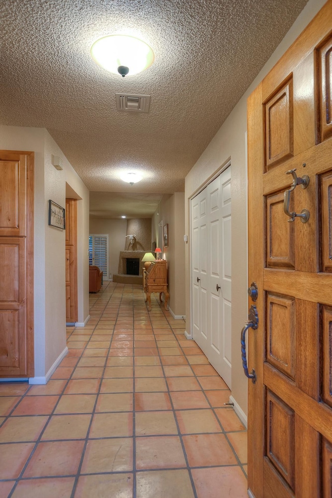 Condo, 2 Bedrooms