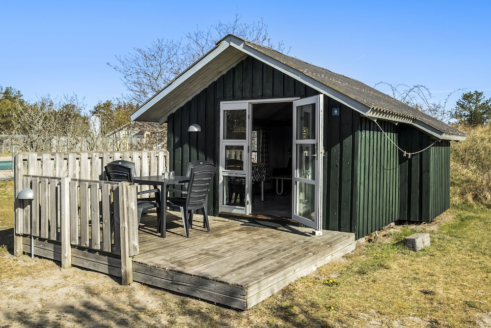 Basic Cabin photo 1