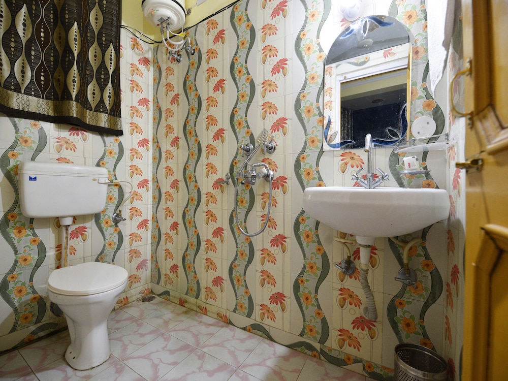 Deluxe Double Or Twin Room, 1 Queen Bed photo 2