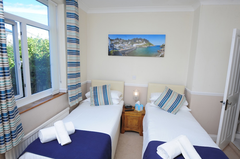 Classic Twin Room (Room 9)
