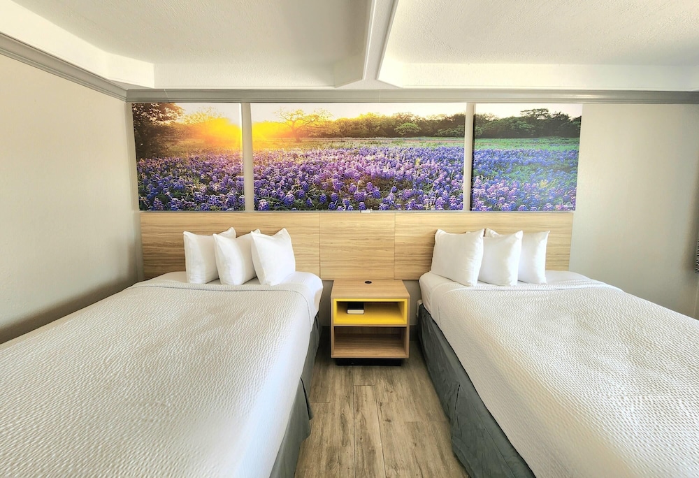 Room, 2 Queen Beds, Smoking