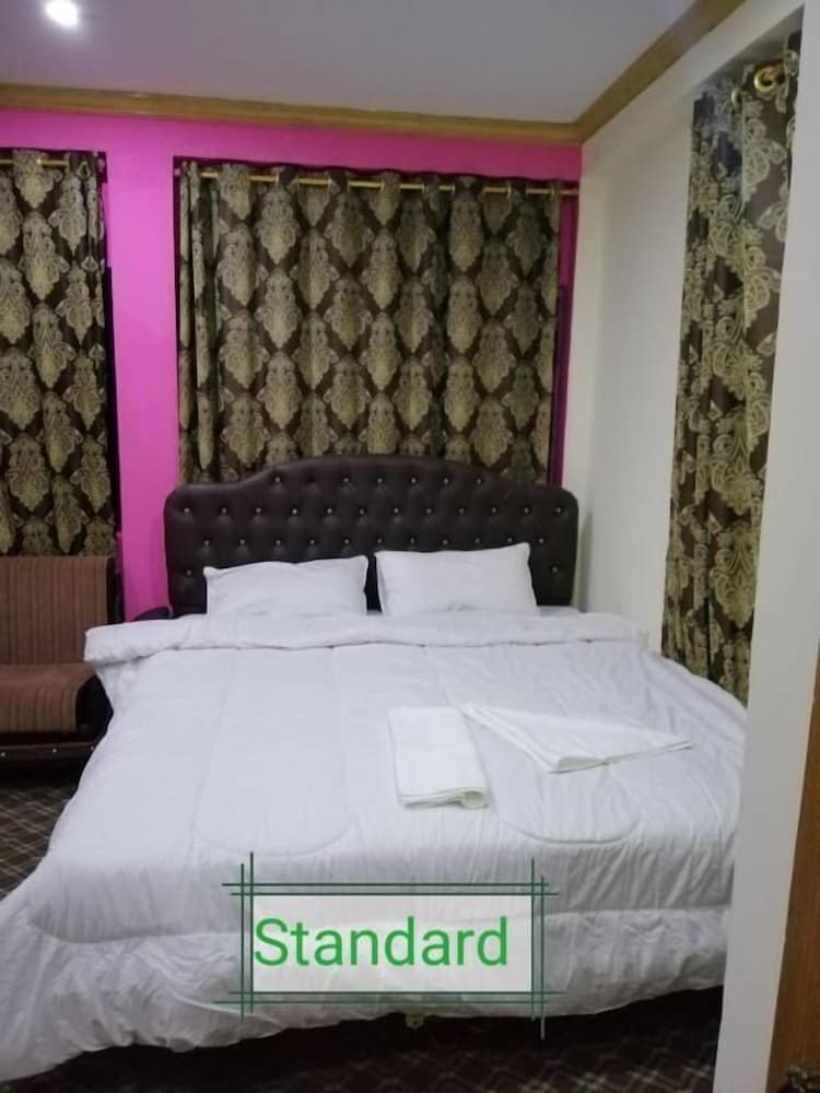 Standard Double or Twin Room photo 1
