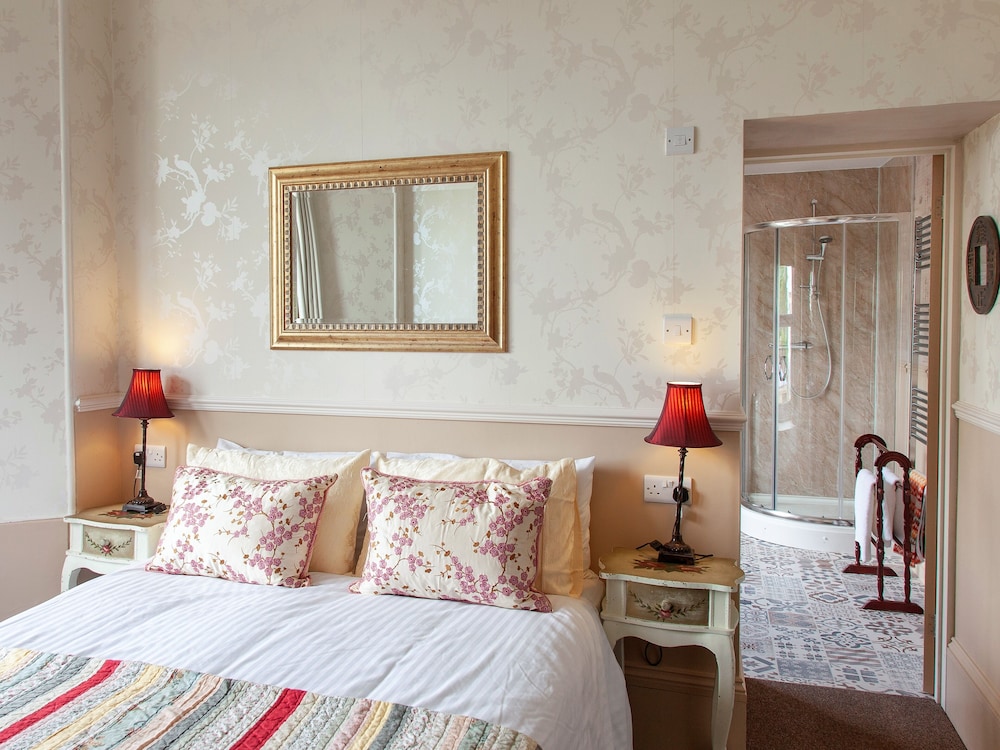 Deluxe Double Room, Ensuite photo 3