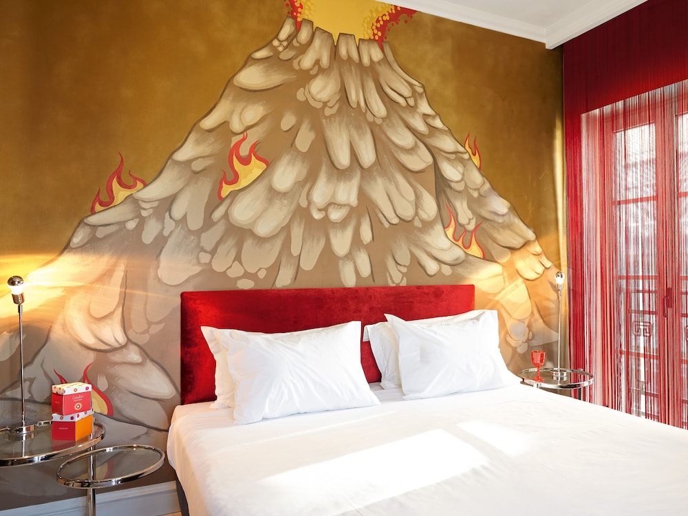Graffiti Guestroom