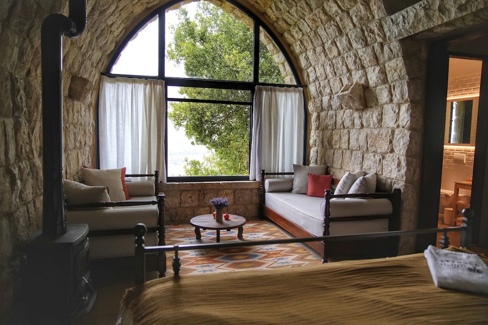 Room (Maisonette) photo 1