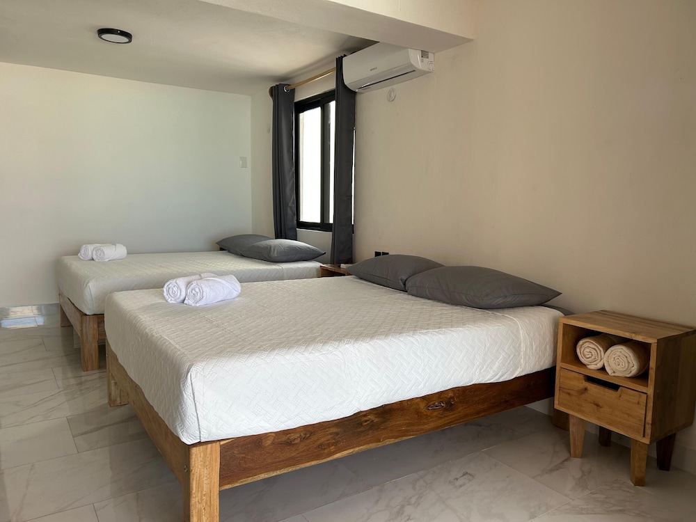 Quadruple Room, Lake View photo 3