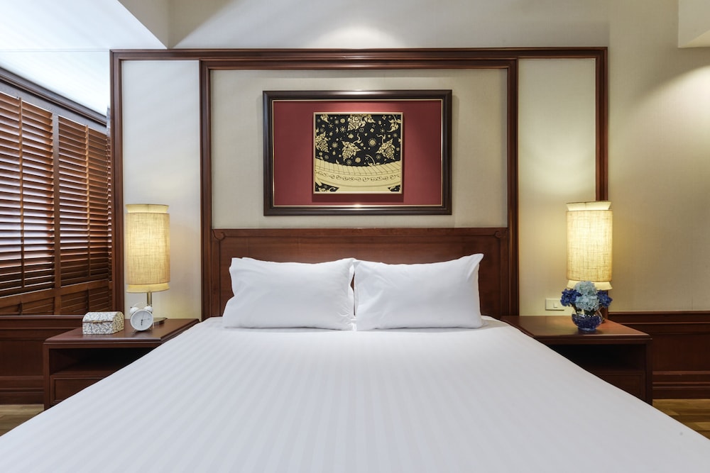 1 Bedroom Suite King Bed photo 2