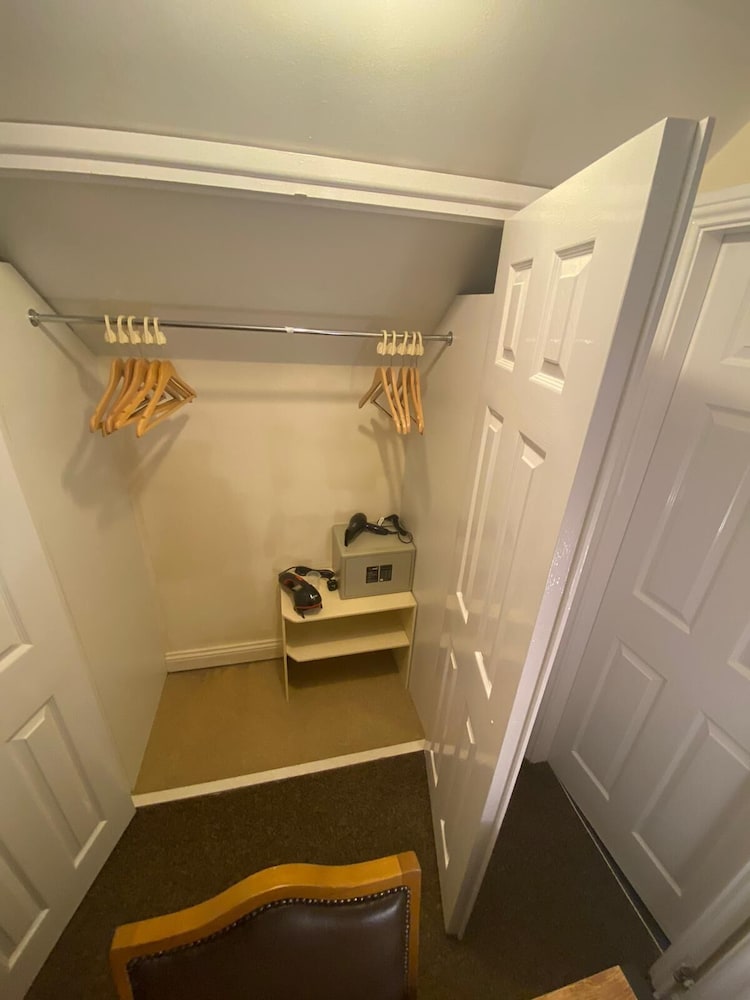 Classic Double Room, Ensuite, Courtyard View (Small Double Room) - Photo 3