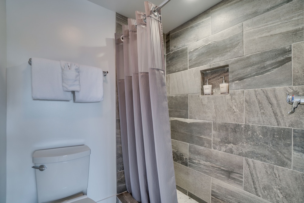 Luray Room photo 3