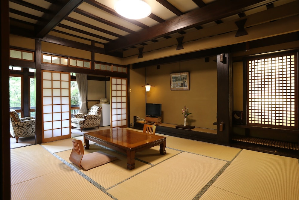 Japanese Room with Toilet, 10 Tatami mats